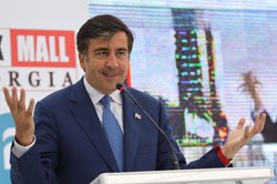 Нино Бурджанадзе, экс-спикер парламента, лидер оппозиционного «Демократического движения «Единая Грузия»