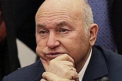 Лужков не явился на слушания по иску «Справедливой России»