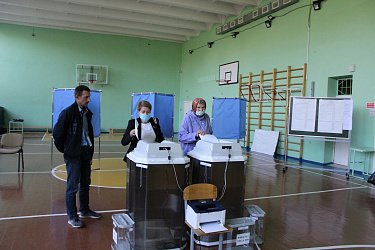 «Единая Россия» против выселения избирательных участков из школ