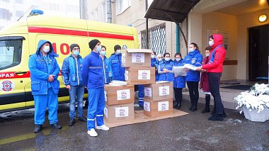 Волонтерские центры «Единой России» помогли миллионам гражданам и медикам 