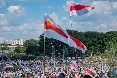Поиск преемника и возобновление протестов: эксперты о сценариях развития ситуации в Белоруссии