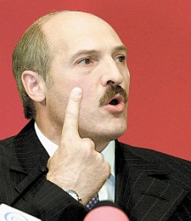 Лукашенко пообещал демократичные выборы