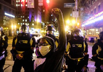 Хаос и анархия: американские СМИ о протестах и бунтах в городах США