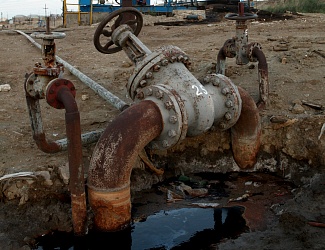 2015: эксперты прогнозируют снижение нефтедобычи