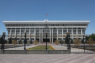 BBC: эйфория от революции в Киргизии быстро сменилась страхом