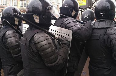 Пытки и избиения: белорусские СМИ о том, с чем столкнулись протестующие во время задержания