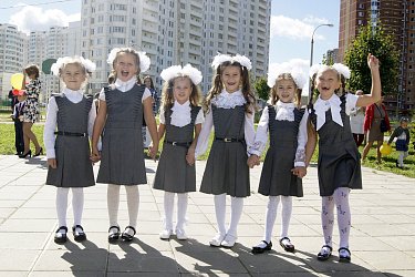«Единая Россия» собрала в школу более 185 тысяч детей