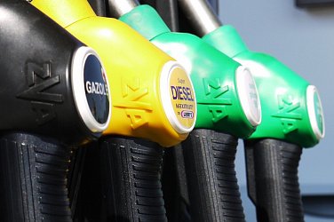 Топливо на бирже дорожает: вырастут ли цены на бензин?