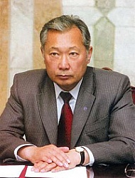 Бакиев подал в отставку - Отунбаева