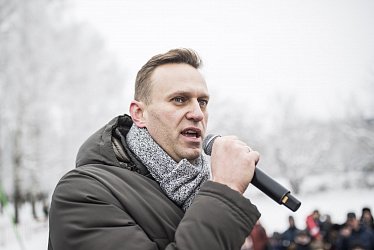 Навальный просит Запад ввести санкции против миллионов россиян