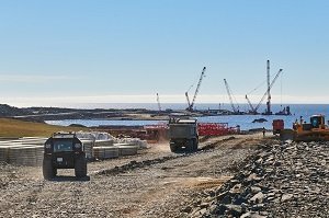 «Роснефть» приступила к строительству нефтеналивного терминала и причала порта «Бухта Север»