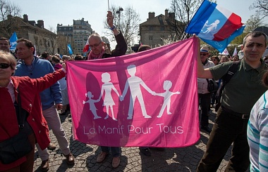 Движение La Manif Pour Tous: «Единая Россия» украла нашу эмблему