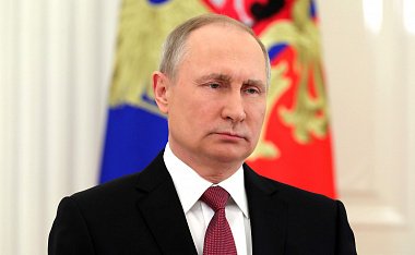 Протесты, гонка за вакцину, киберугрозы: что готовит Запад и чем ответит Путин