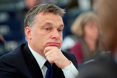 Орбан: Венгрия не хочет продления санкций против России