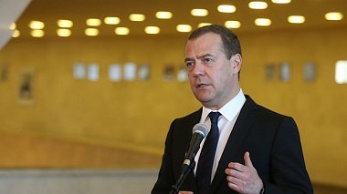 Кто и зачем провожает Медведева в отставку