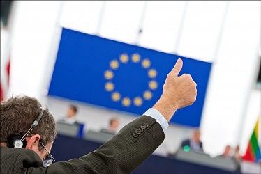 Еврокомиссар: ЕС не может финансировать Украину постоянно